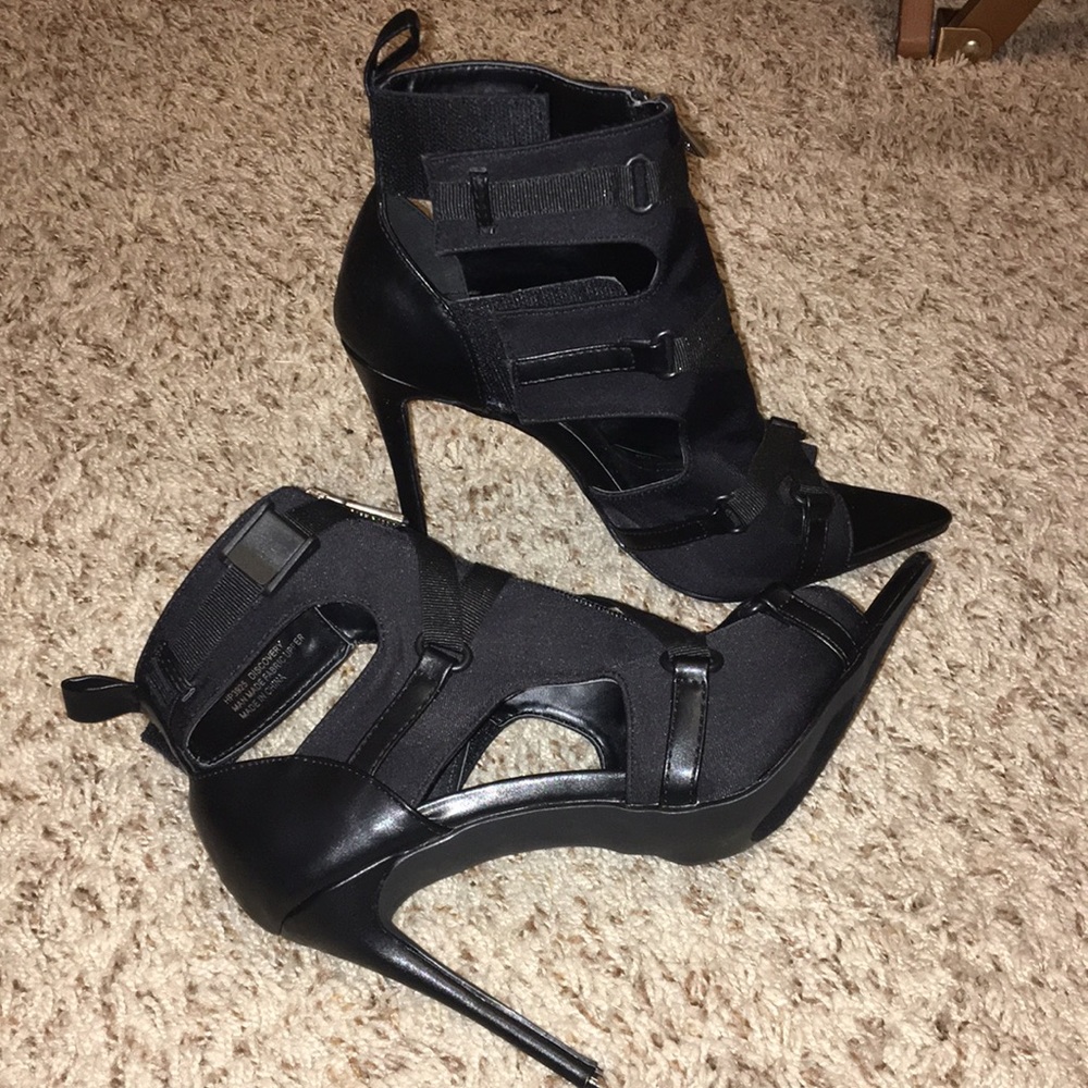 Cape Robbin Pointed Toe Caged Booties (Never Worn)
